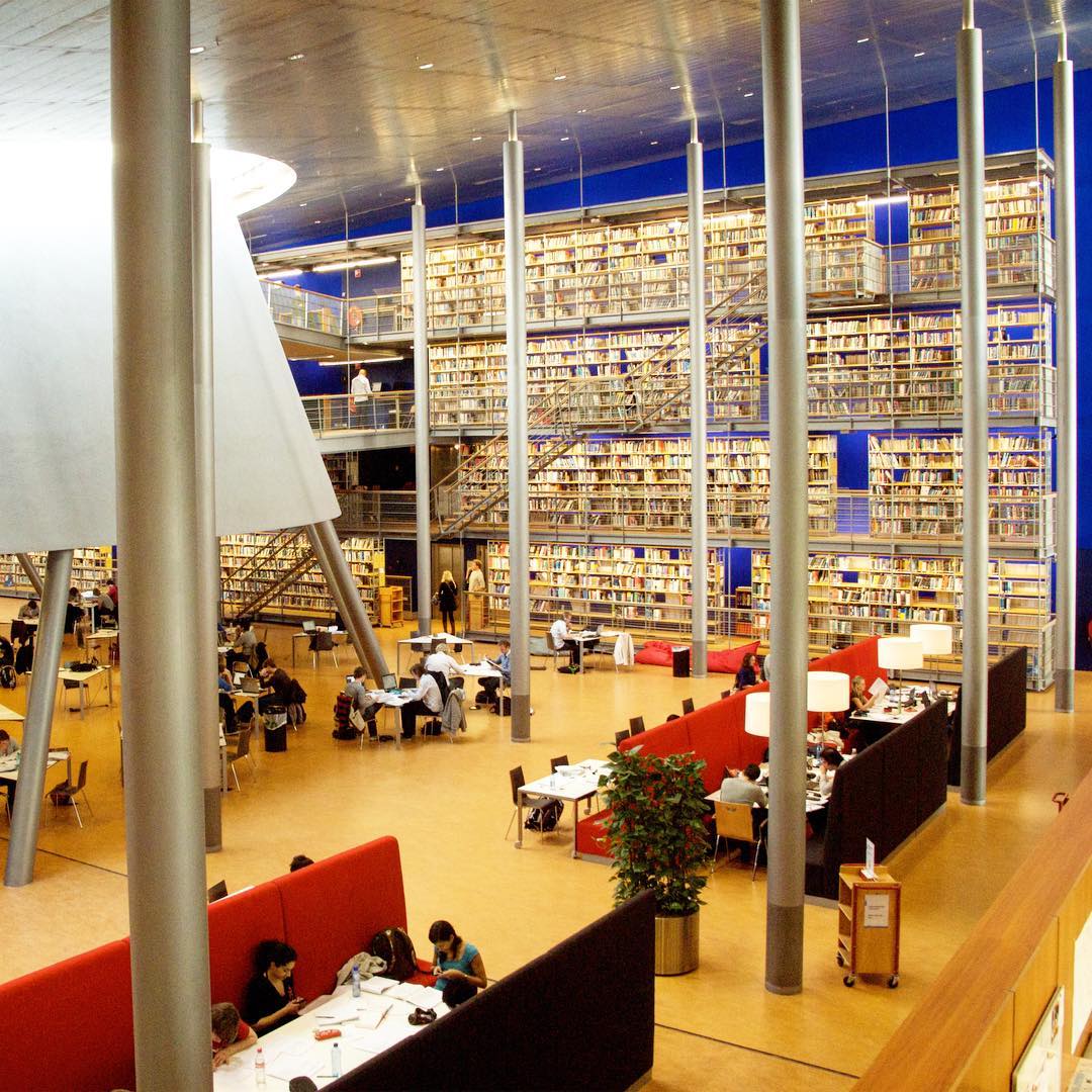 Takáto knižnica v Novom Meste je snom knihomoľov 